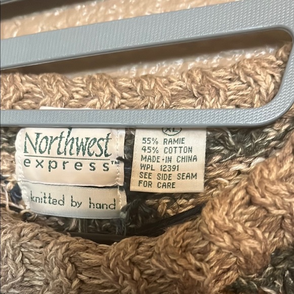 Northwest Geometric Pattern Sweater - Blue and Beige - Picture 6 of 6